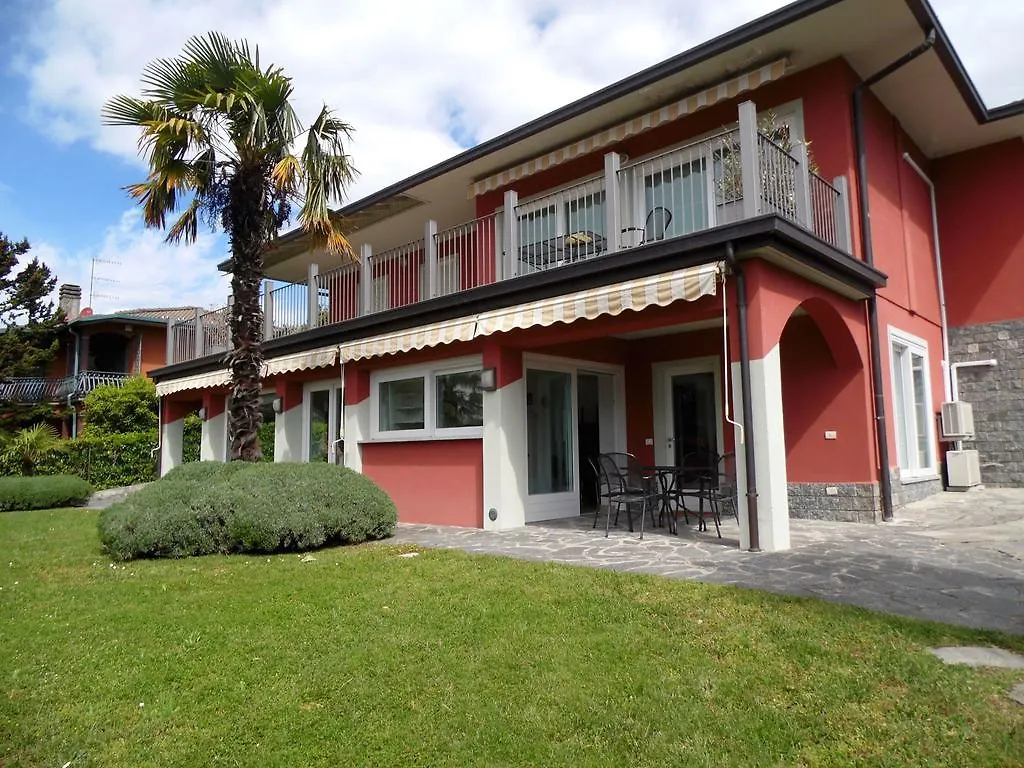 Fabulous Villa in Barasso near Lake Comerio