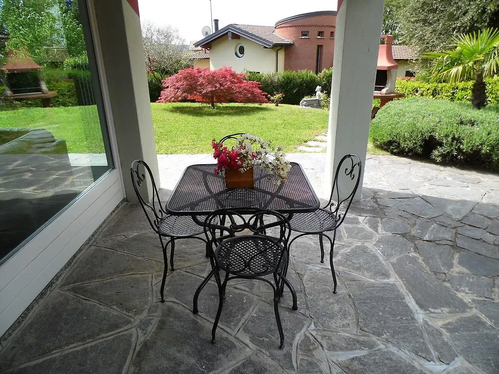 Fabulous Villa in Barasso near Lake Comerio 0*,  Italia